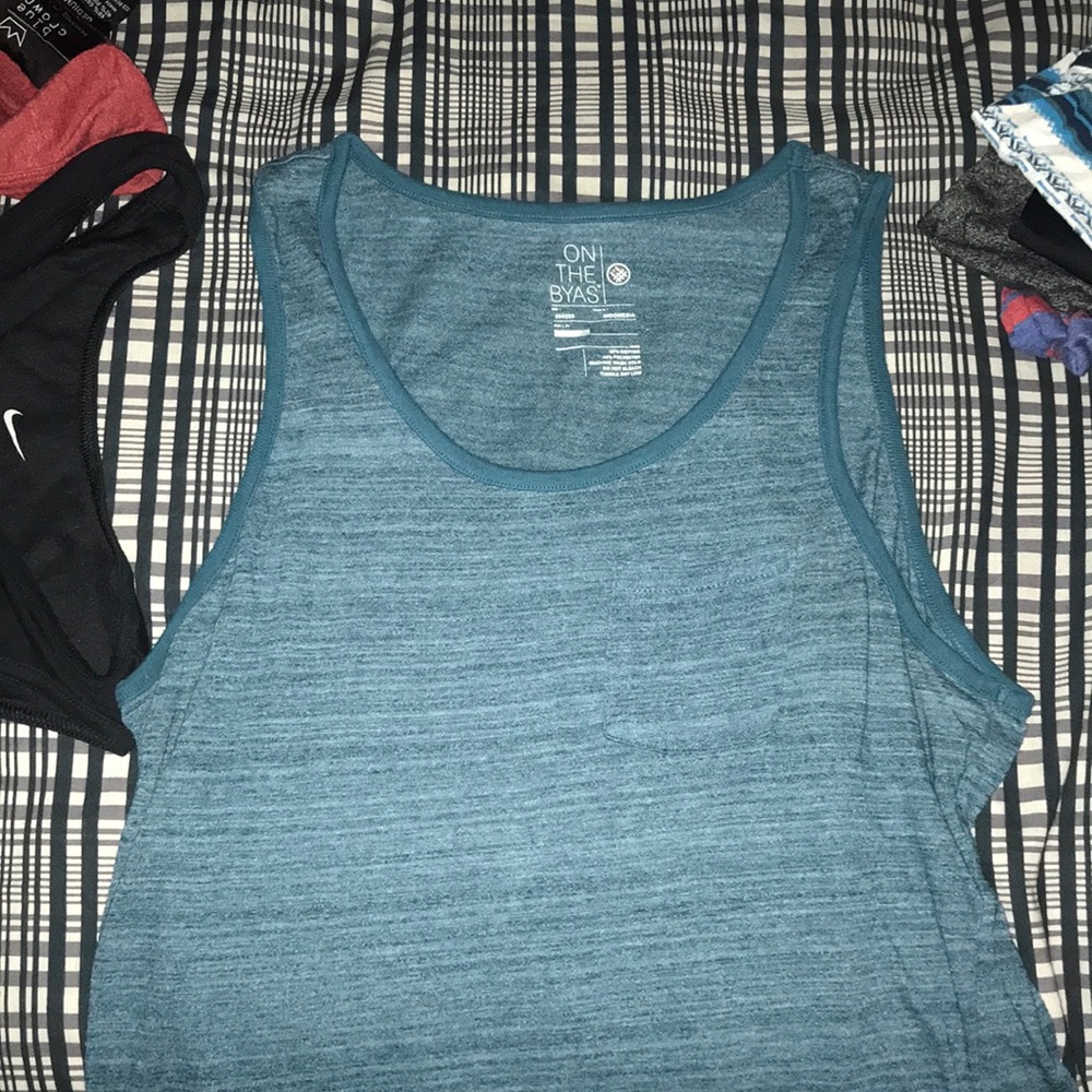 Assorted Tank Tops - Picture 8 of 8